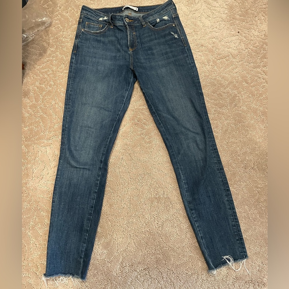 Zara mid rise skinny jeans raw hem stretch size 8
